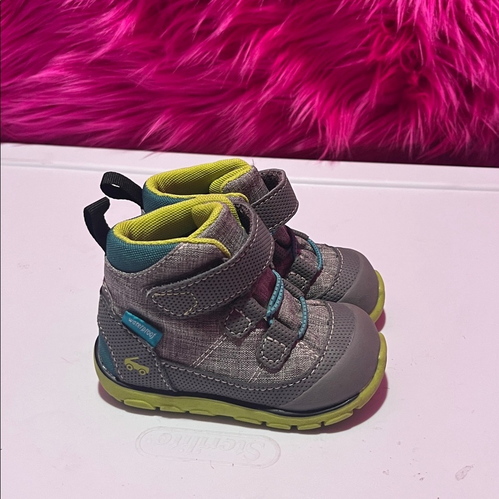 Boys SEE KAI RUN BOOTS - Picture 2 of 7